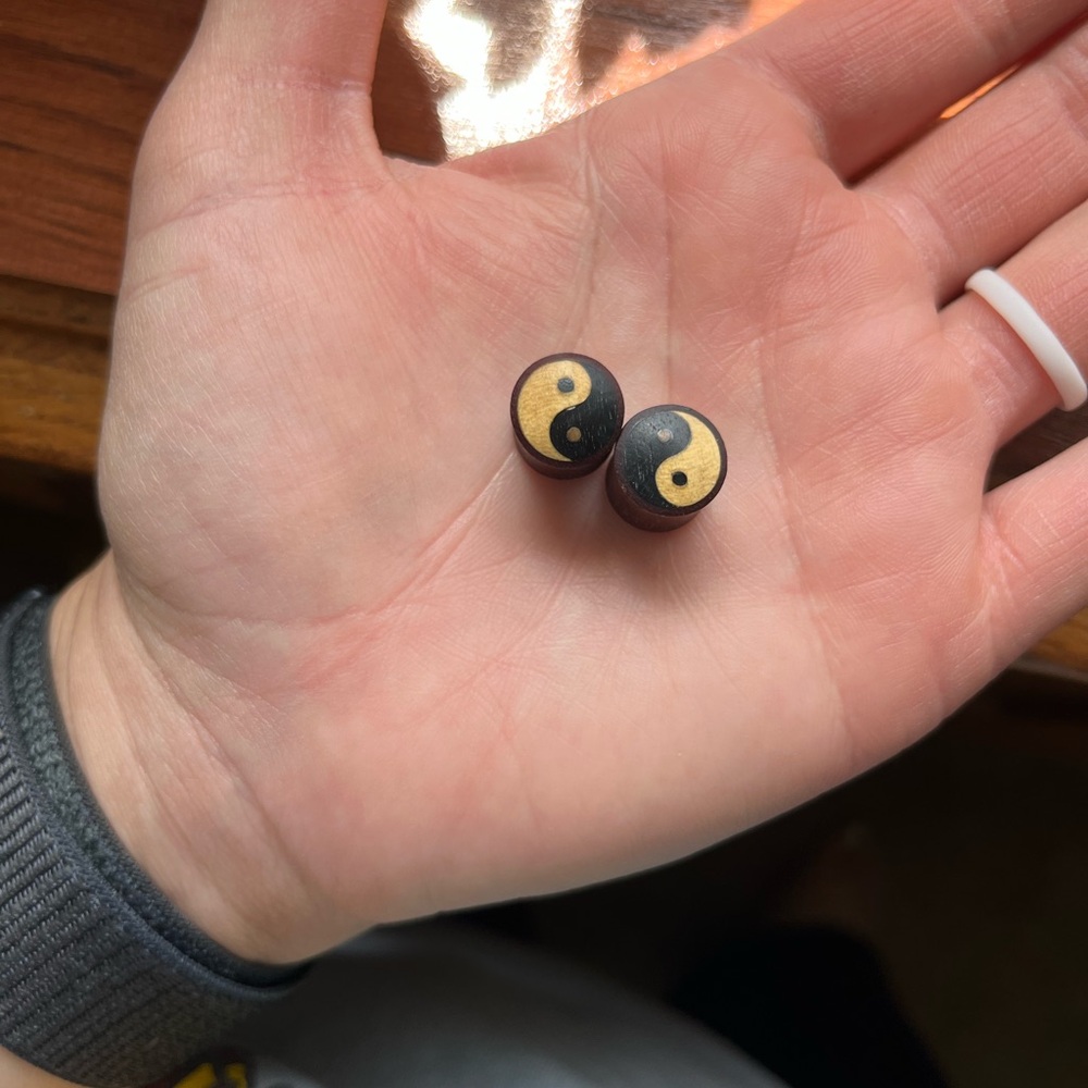 Yin Yang Black and Tan Plugs